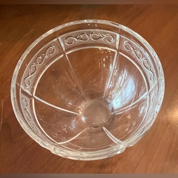 Waterford Marquis Arabesque 7”Crystal Fruit Bowl with frosted scrolled border - Picture 6 of 11